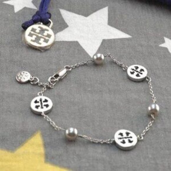 Tory Burch Miller Pavé Pearl Chain Bracelet in Silver - Picture 4 of 5